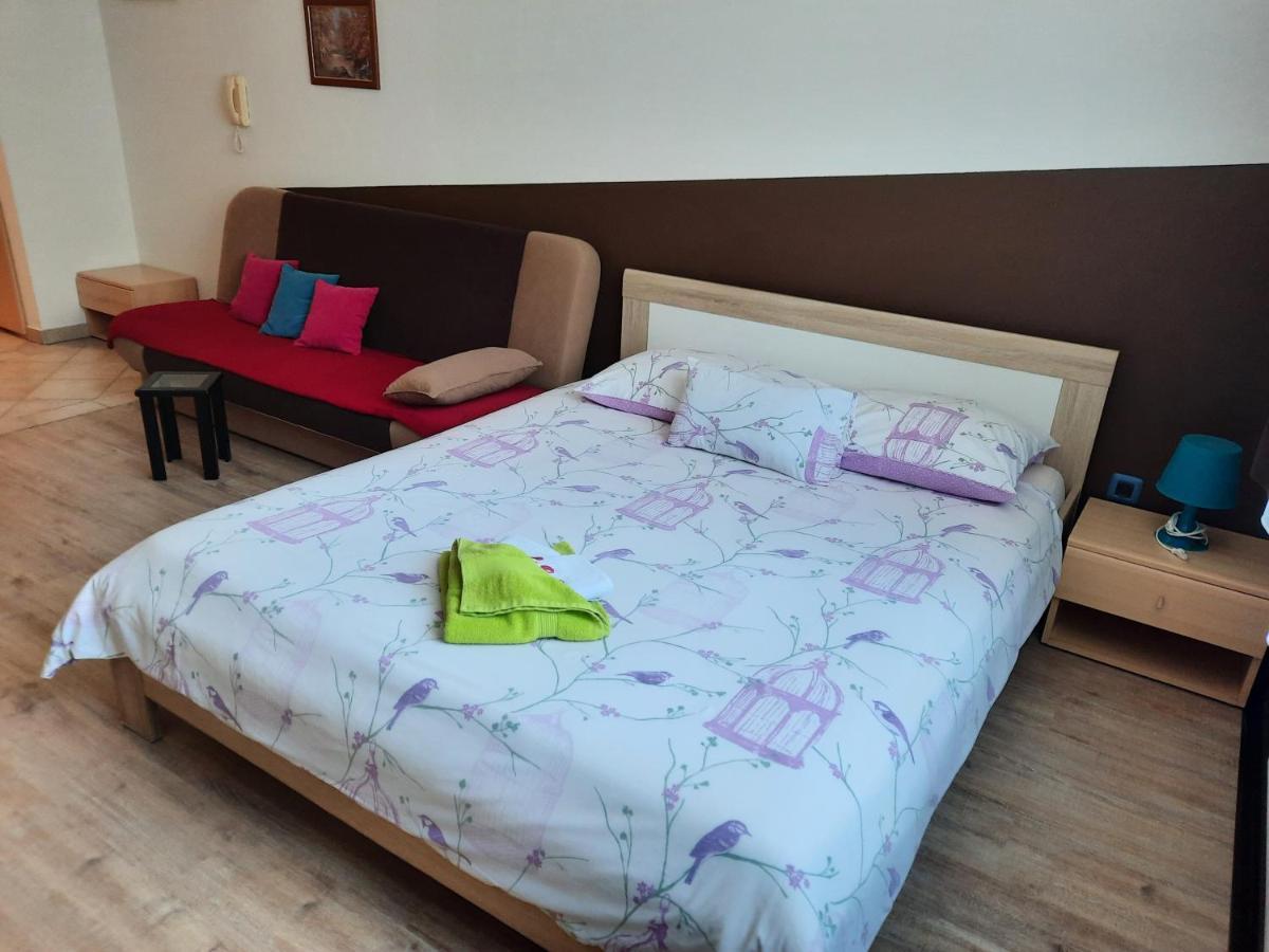 Apartmani Lorena พูลา ภายนอก รูปภาพ